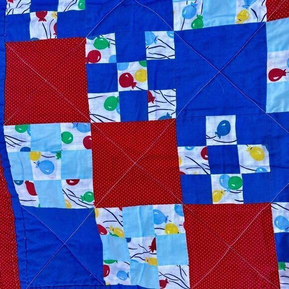 Vintage Homemade Baby Quilt Blanket Balloons Patchwork Red Blue Cotton Blanket - Picture 3 of 8